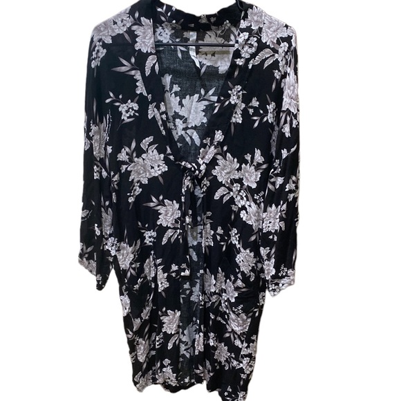 Spiritual Gangster Kimono - Picture 2 of 9